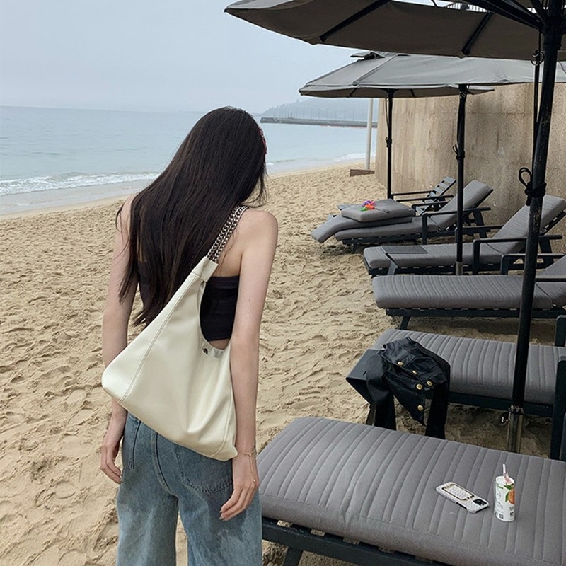 Elegant Designer Tote Bags for Women Fashionable Single Shoulder & Underarm Styles with Chain Straps