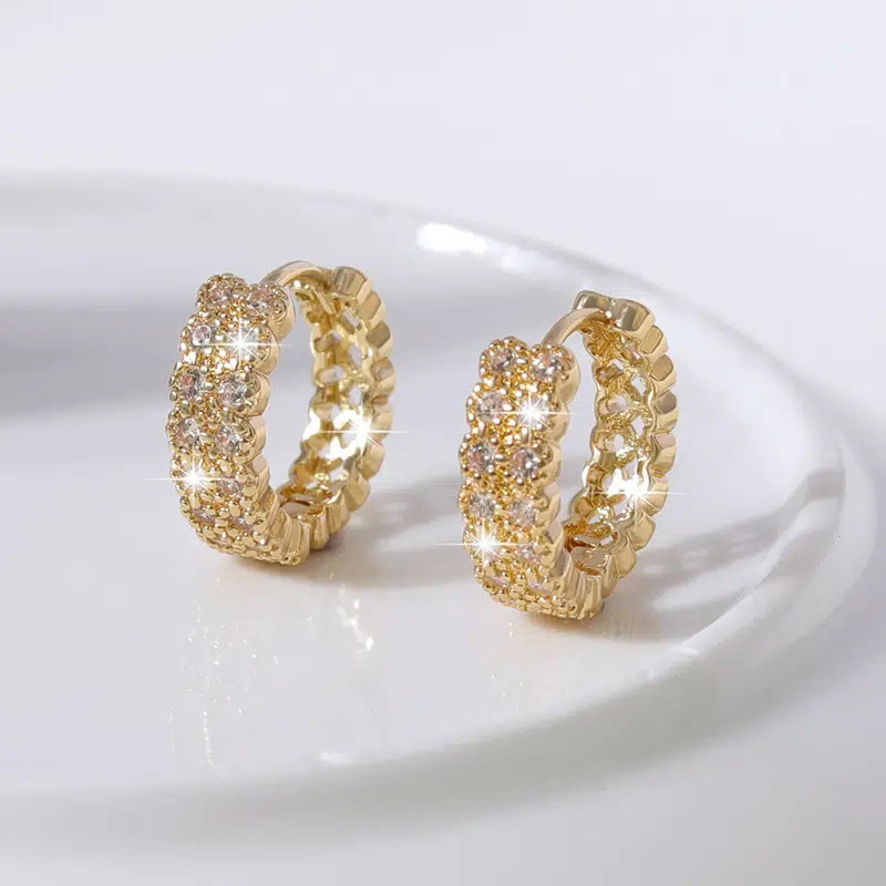 Luxury Hollow Design Gold Plating Diamond Hoop Earrings For Women Wedding Party Elegant Designer Jewelry Hoop Earrings