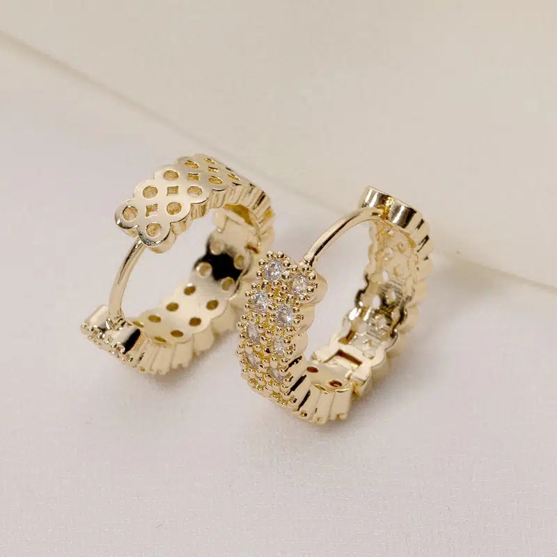 Luxury Hollow Design Gold Plating Diamond Hoop Earrings For Women Wedding Party Elegant Designer Jewelry Hoop Earrings