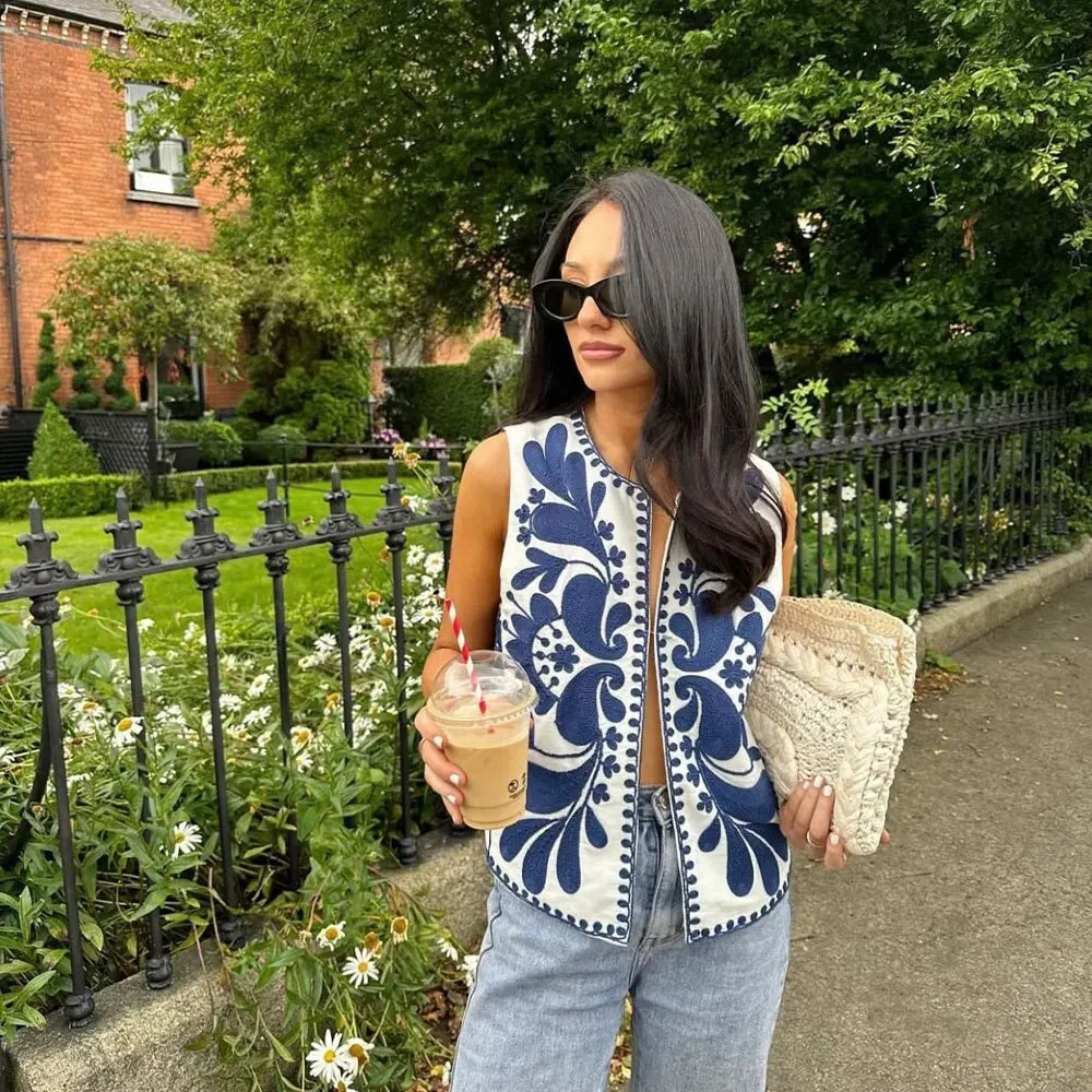 Womens Fashion Piece Pattern Simple and Versatile Embroidered Vest 240523