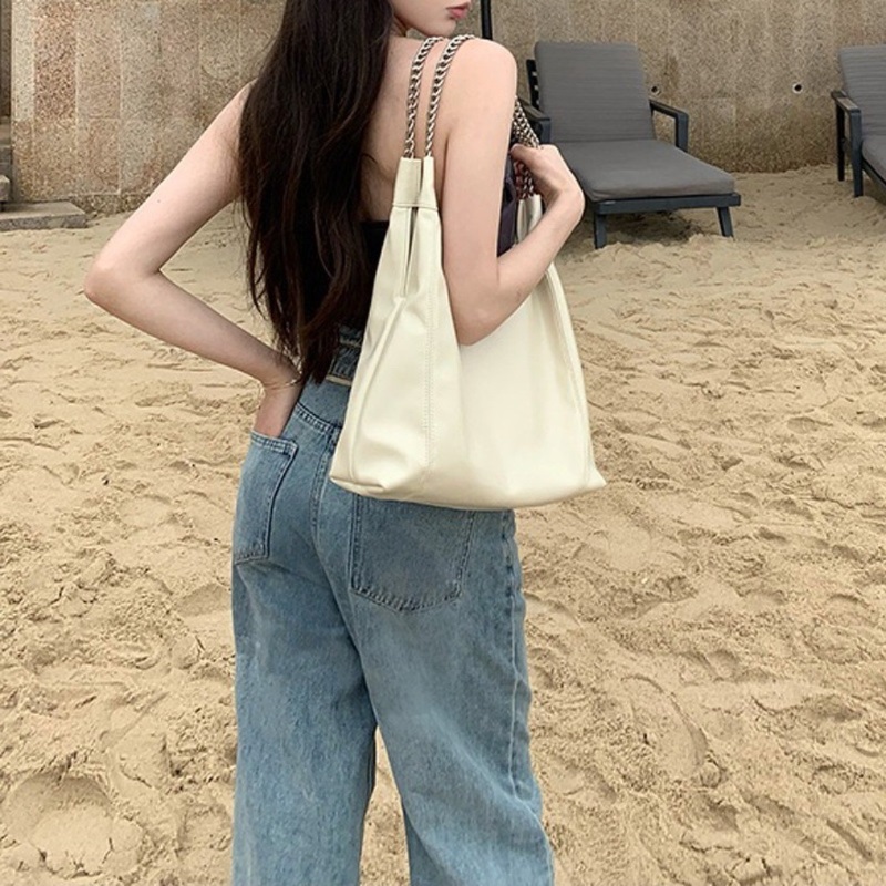 Elegant Designer Tote Bags for Women Fashionable Single Shoulder & Underarm Styles with Chain Straps