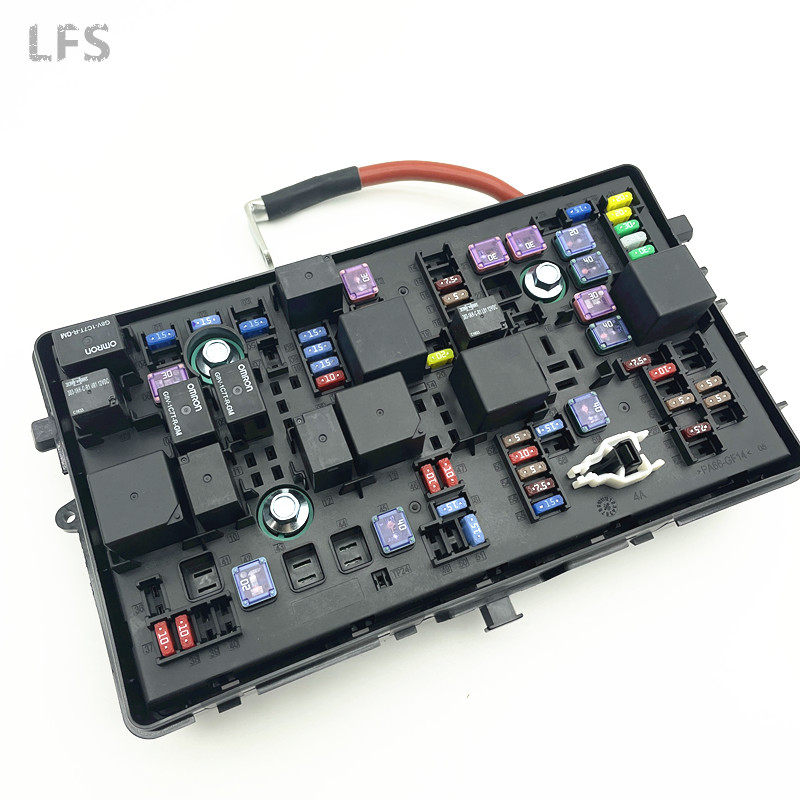 Suitable for Chevrolet Cruze 2011-2017 fuse box Cruze relay fuse Circuit fuse
