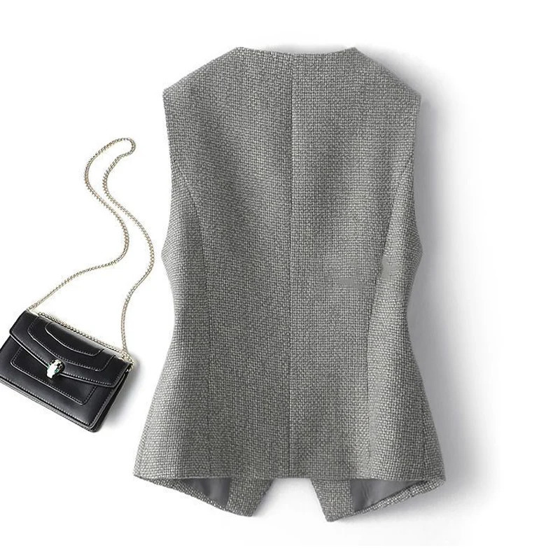 Vneck plaid singlebreasted sleeveless undershirt top jacket female short spring and fall temperament vest 240523