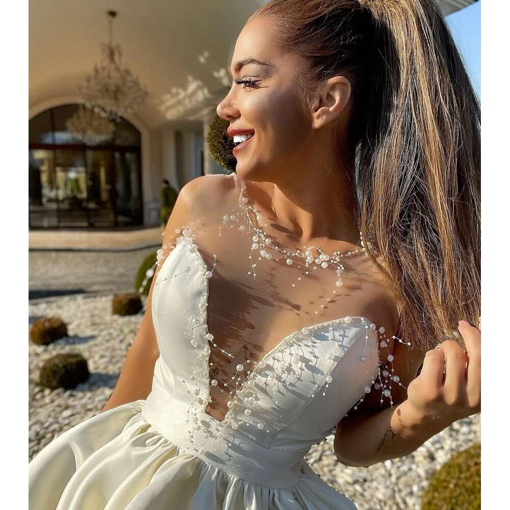 New White Pretty Short Homecoming Dress O Neck Sleevels Beadings Satin Ball Gown Women Elegant Prom Party Tail Gowns