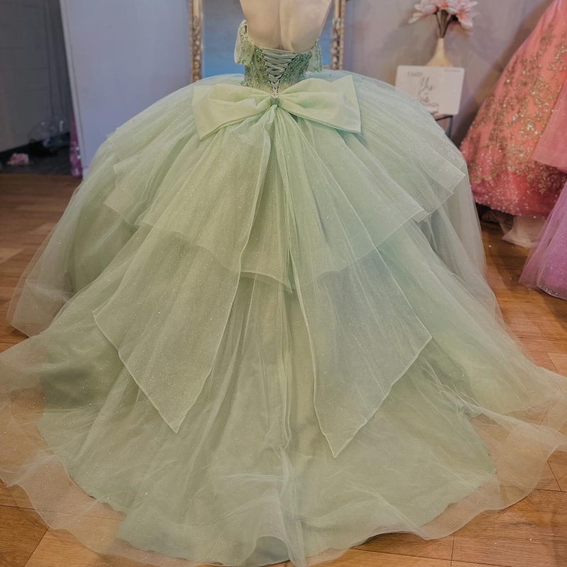 Sparkly Light Green Princess Quinceanera Dresses Off Shoulder Beads Crystal Bow Tull Corset vestido de 15 quinceanera Sweet 16 Gown