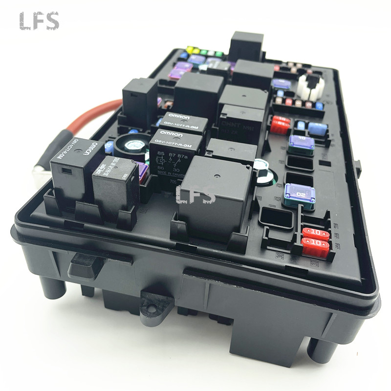 Suitable for Chevrolet Cruze 2011-2017 fuse box Cruze relay fuse Circuit fuse