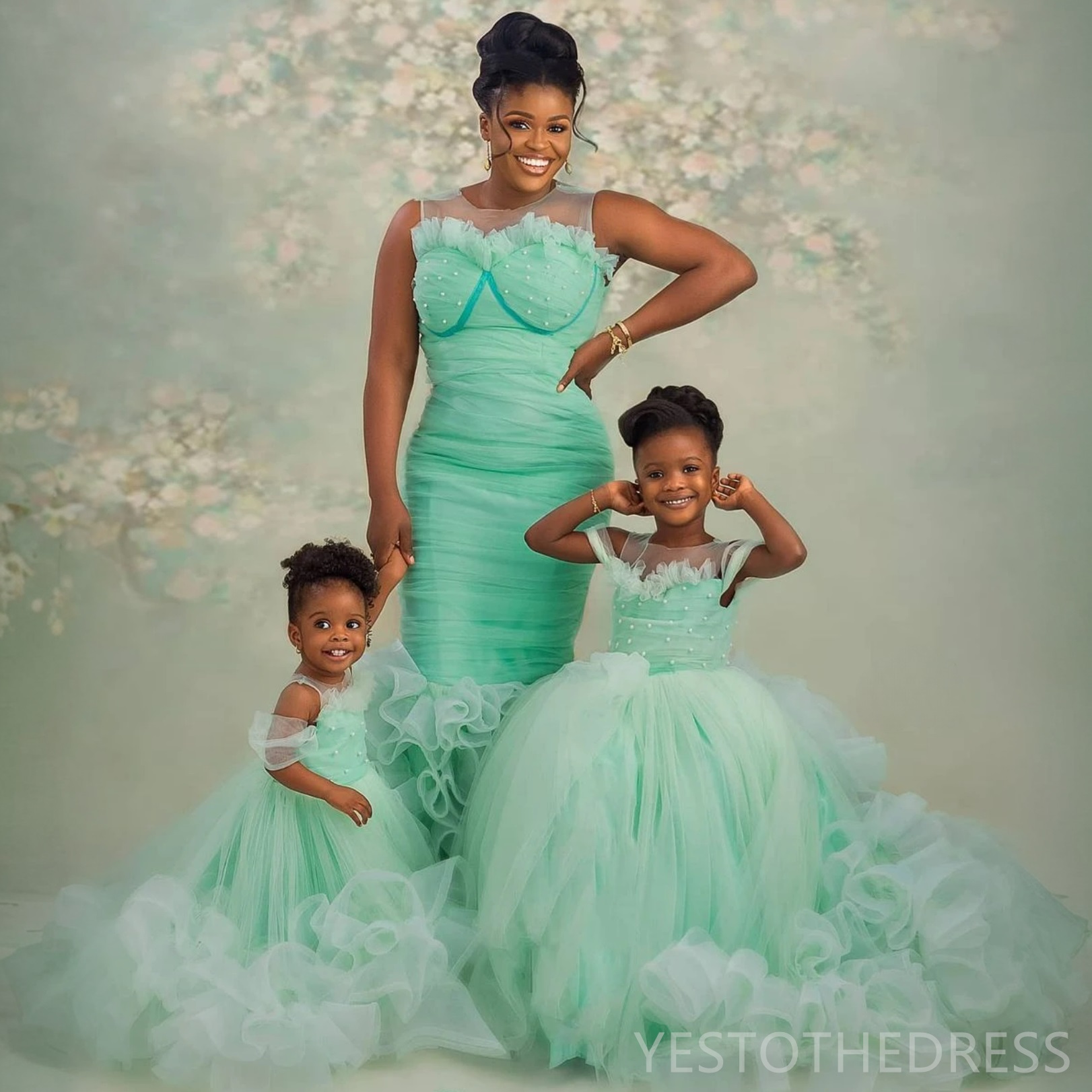 R&W 2024 Light Green wer Girl Dresses Girls Birthday Dress Illusion Sheer Neck Pearls Decorated Pleated Tiered Tulle Queen Princess Ball Gown For Marr