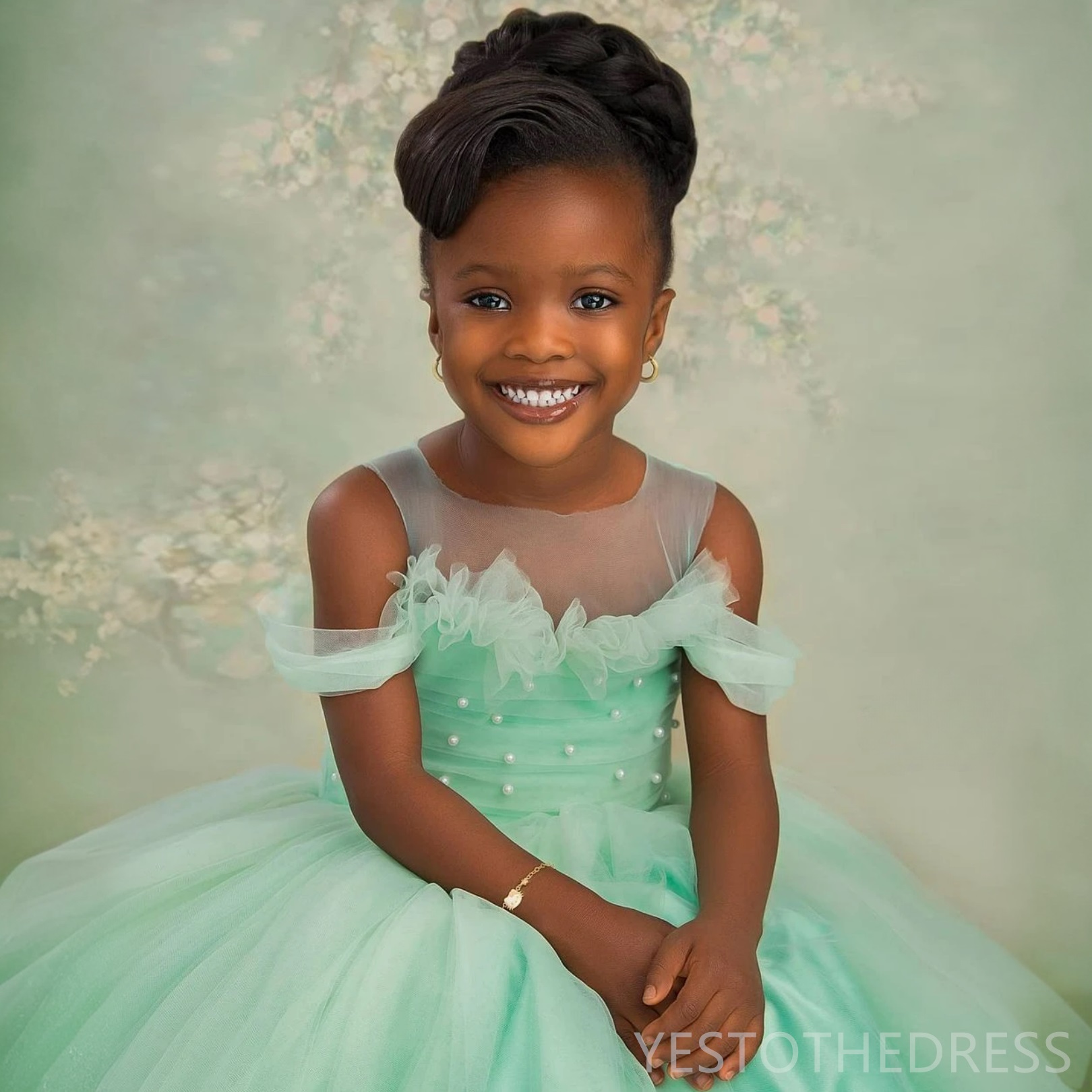 R&W 2024 Light Green wer Girl Dresses Girls Birthday Dress Illusion Sheer Neck Pearls Decorated Pleated Tiered Tulle Queen Princess Ball Gown For Marr