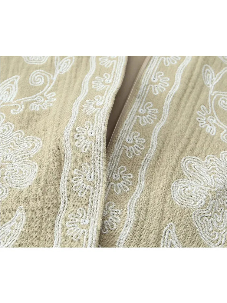 Summer Women Sleeveless Embroidered Vest Causal Female Vintage Boho Woman Cropped Jacket Waistcoat Cardigan 240523