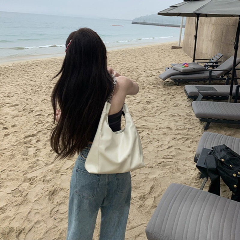 Elegant Designer Tote Bags for Women Fashionable Single Shoulder & Underarm Styles with Chain Straps