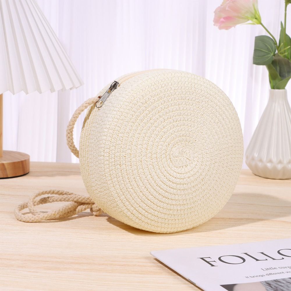 Handwoven Round Straw Shoulder Bag Crossbody Bag Girls Summer Beach Straw Bag Envelope Wallet for Ladies