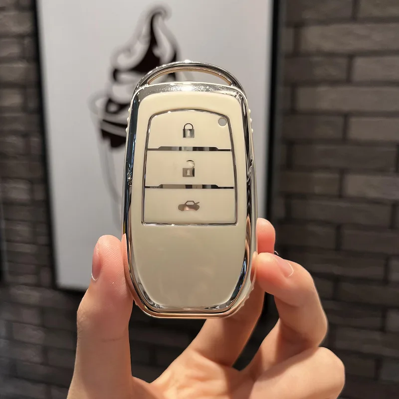 For Toyota Yaris Cross Hilux Innova Fortuner Camry Land Cruiser 200 300 Prado Crown TLK 200 2/3 Buttons TPU Car Key Case Cover