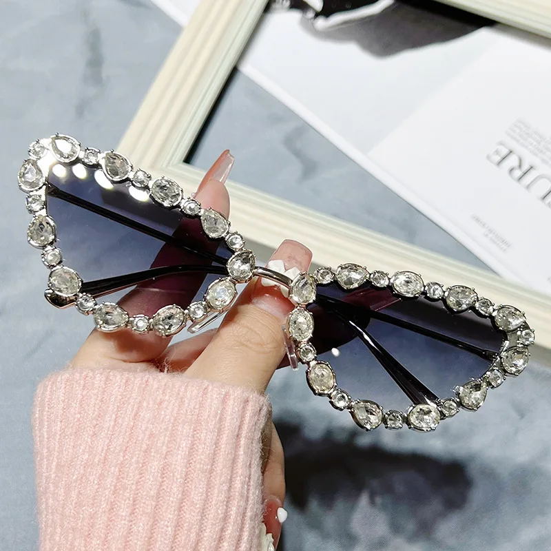 Luxury Brand Diamond Sunglasses Women Cat Eye Retro Sun Glasses for Women Luxury Vintage Shades Female Black Oculos
