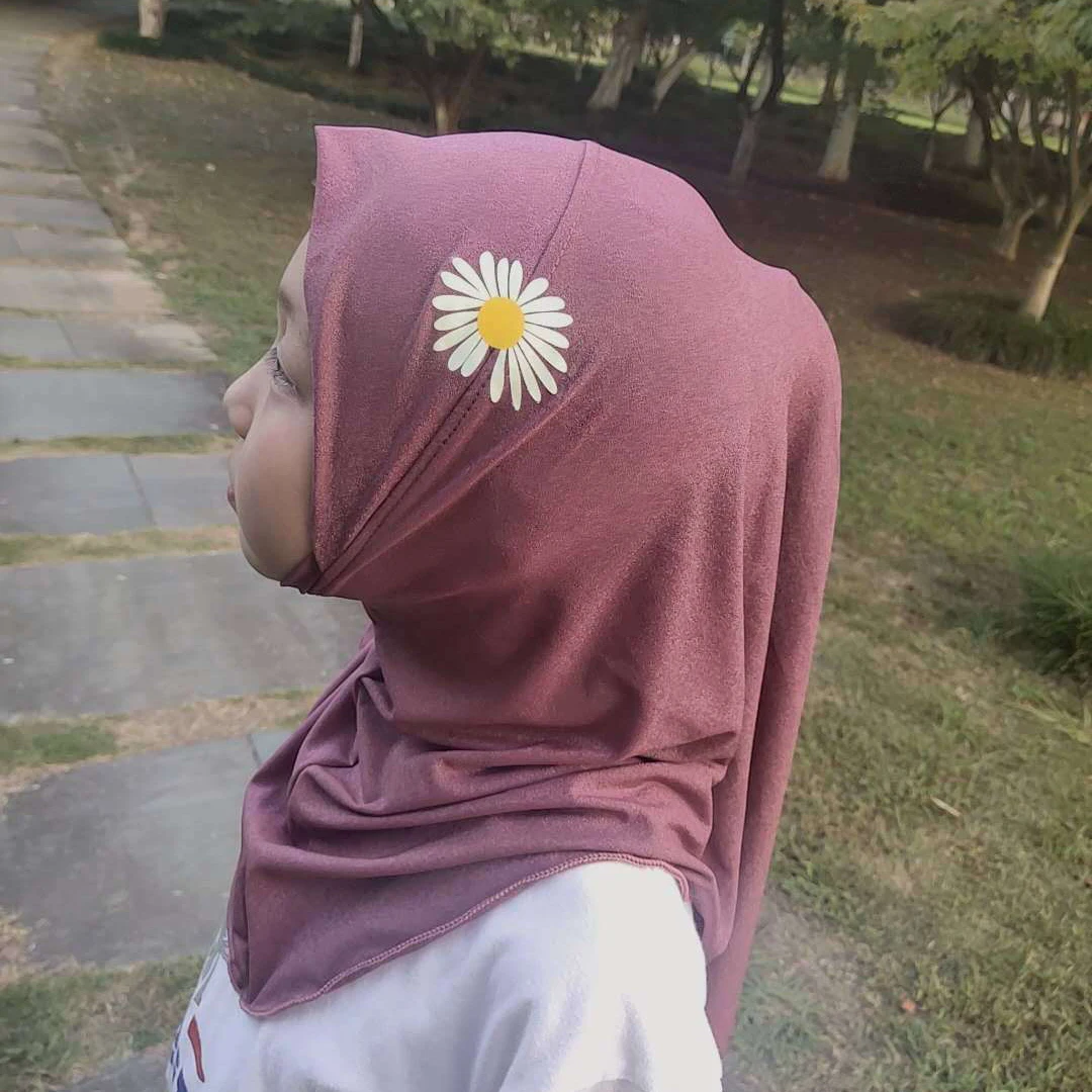 Muslim Girls new Kids Hijab Scarf High quality Islamic Daisy Print Shawls Soft and Stretch for 2 to 7 2025 years old Girls Children Hijab