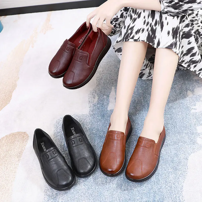 Retro Brown Moccasins Ladies new Casual Wedge 2025 Leather Sneakers Women Oxford Ballet Flats Mom Comfortable Loafers Plus Size