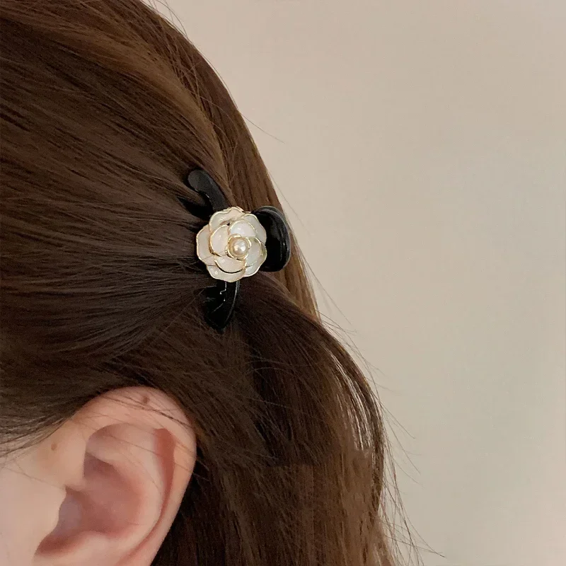 Lovely Small Flower Vintage new Hair Claw Clips 2025 for Women Girls Retro Hairpin Headband for Hair Accessories Headwear Ornament