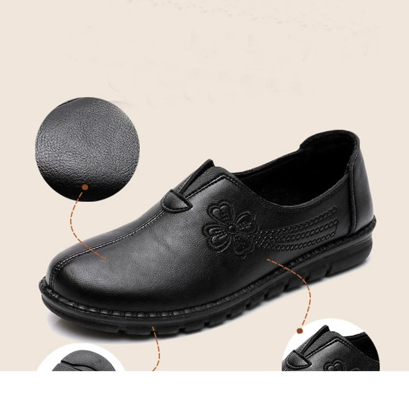 New Arrivals Vintage Leather Shoes Women Floral Print Flats Red Ladies Non-slip Loafers Elderly Comfortable Soft Sole Flat Shoes