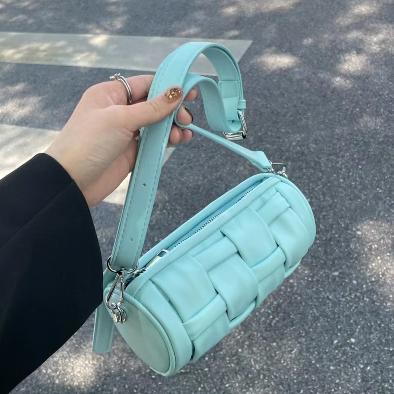 A niche designer bag mini handmade woven cylindrical women's bag with high-quality and versatile single shoulder crossbody bag