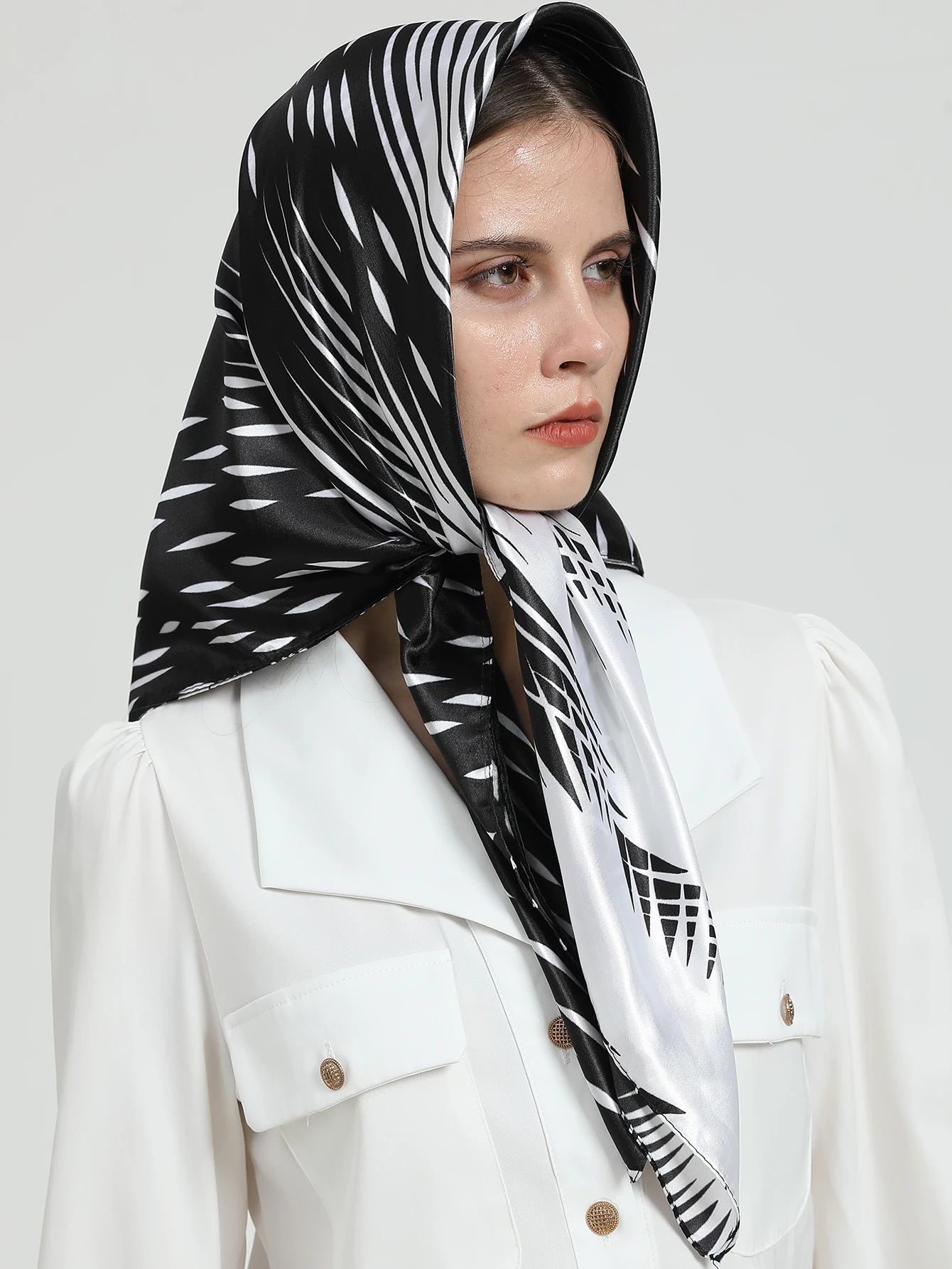 2023 2025 Print Silk Satin Muslim Scarf Hijab 90cm Neckerchief Shawl Wraps Bandana Female Headband Hair Hand Wrist new Echarpe New