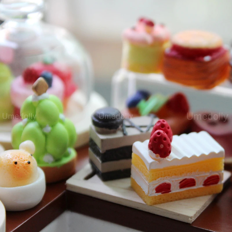 1/6 Scale Cute Mini Cake Pretend Play Food Miniature Dollhouse Christmas Dessert for Blyth BJD Doll Kitchen Toy Girl Gift
