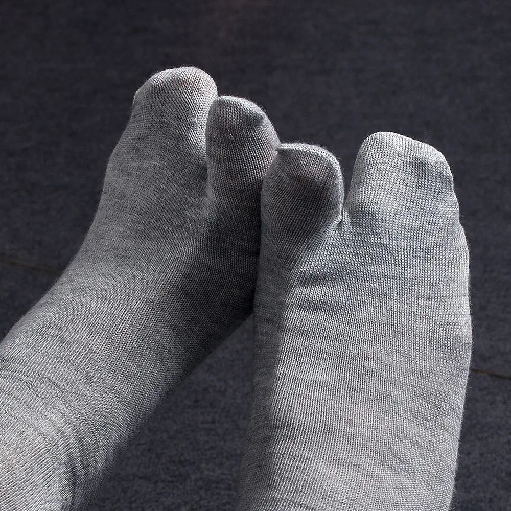 1Pairs Breathable Two Fingers Socks Practical Unisex Japanese Kimono Flip Flop Sandal Split Toe Socks