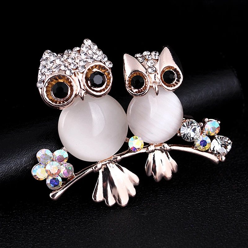1PC Exquisite 2025 Lovely Crystal-Encrusted Opal Stone Owl Brooches Animal Pins Scarf Pin new Couple Collar Jewelry Gift Pins