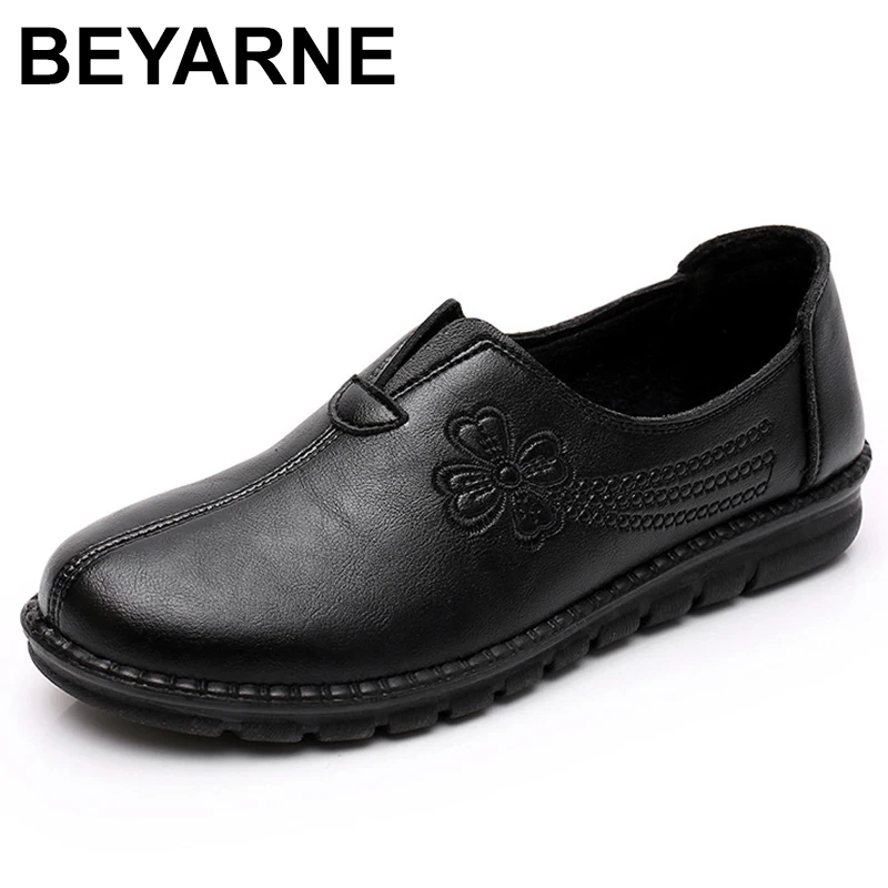 New Arrivals Vintage Leather Shoes Women Floral Print Flats Red Ladies Non-slip Loafers Elderly Comfortable Soft Sole Flat Shoes
