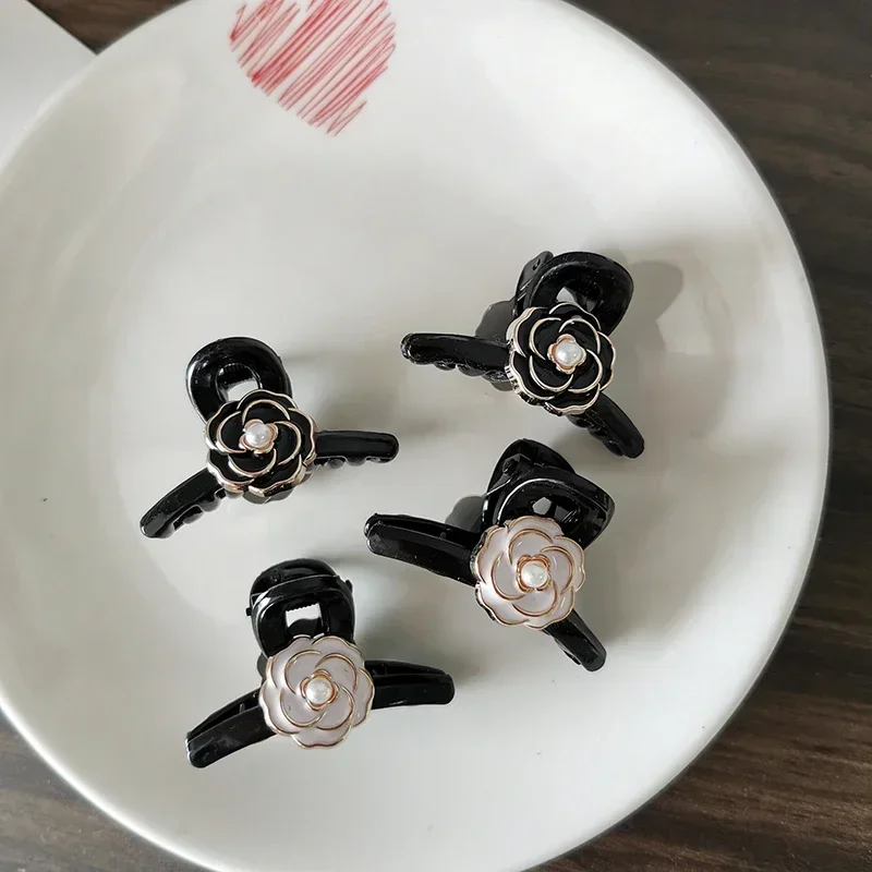 Lovely Small Flower Vintage new Hair Claw Clips 2025 for Women Girls Retro Hairpin Headband for Hair Accessories Headwear Ornament