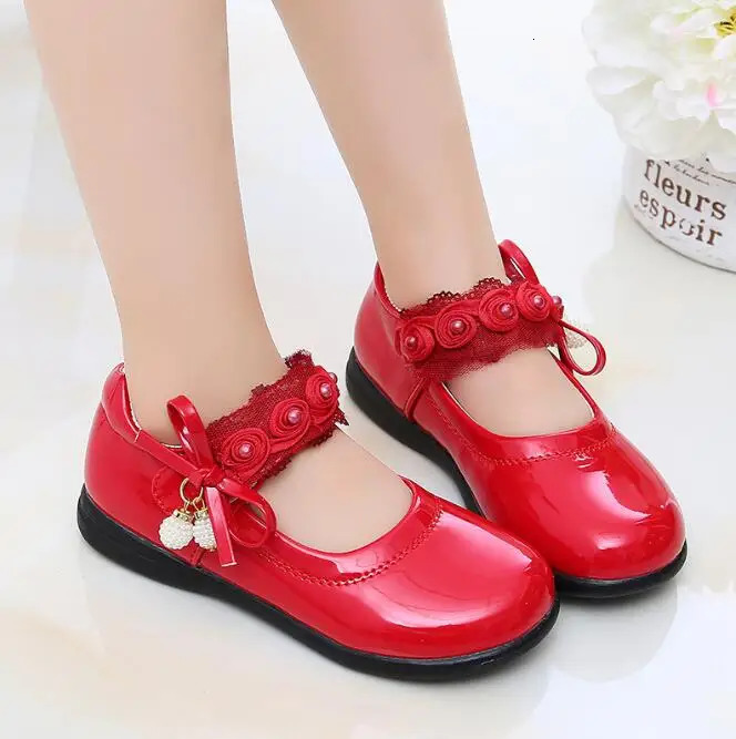 Girls leather shoes childrens wedding dresses princess dance shoes childrens summer bows black student sandals Korean fashion 240516