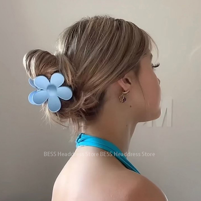 new 2025 Korea Flower Shape Hair Claw Clip for Women Girls Barrette Crab Hair Claws Ponytail Hairpins Bath Barrette Headwear Accessories