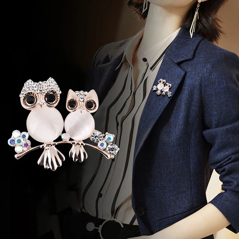 1PC Exquisite 2025 Lovely Crystal-Encrusted Opal Stone Owl Brooches Animal Pins Scarf Pin new Couple Collar Jewelry Gift Pins