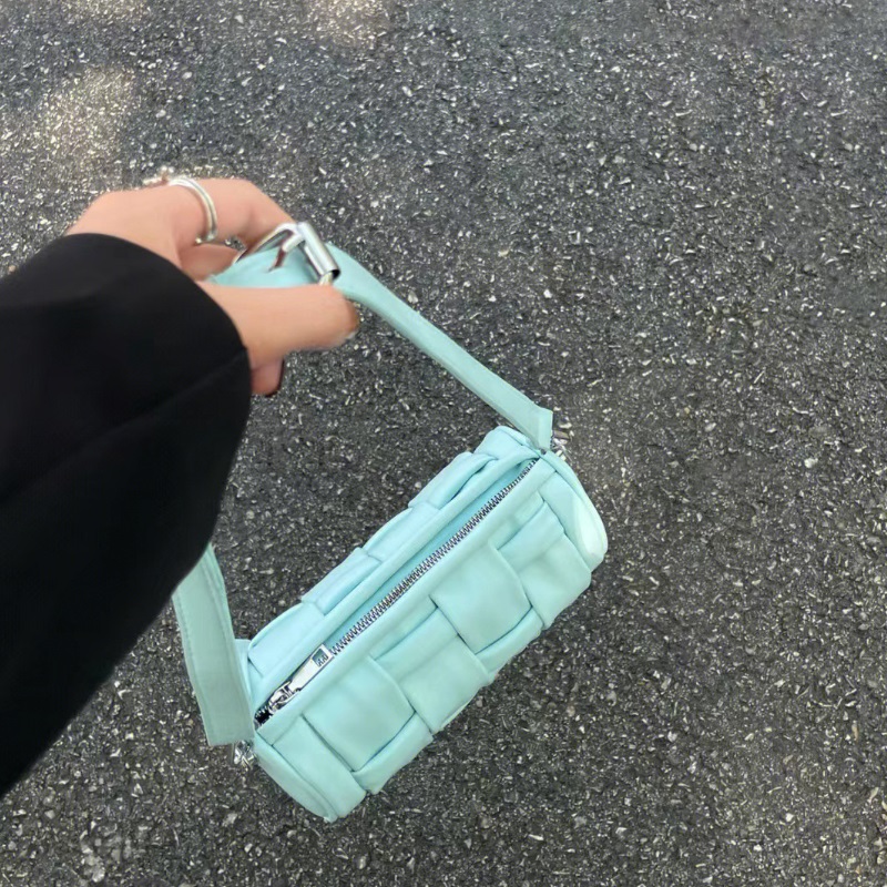 A niche designer bag mini handmade woven cylindrical women's bag with high-quality and versatile single shoulder crossbody bag