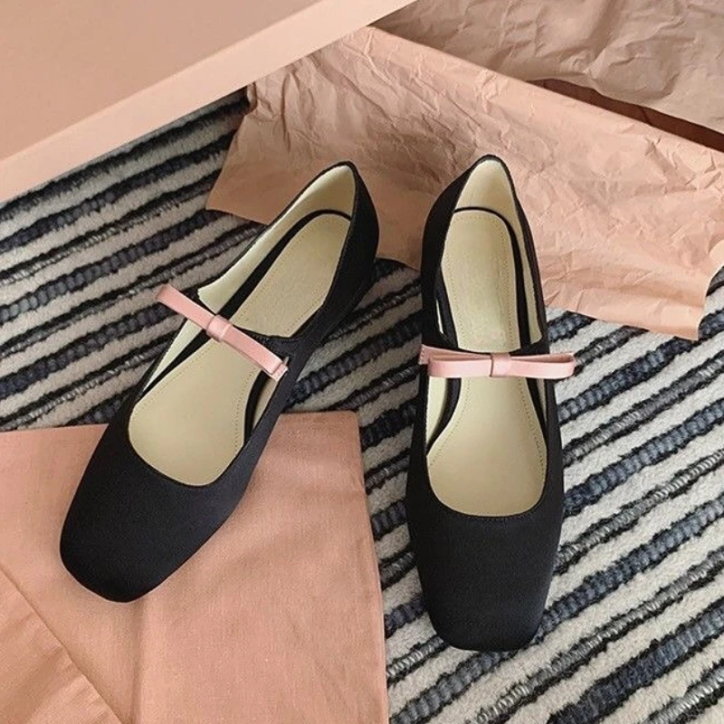 Ballet Falts Shoes for 2025 new Women Bow Tie Elegant Women's Loafers Shoes with Low Heels Black Leather Mary Janes Desinger Shoes Ladies