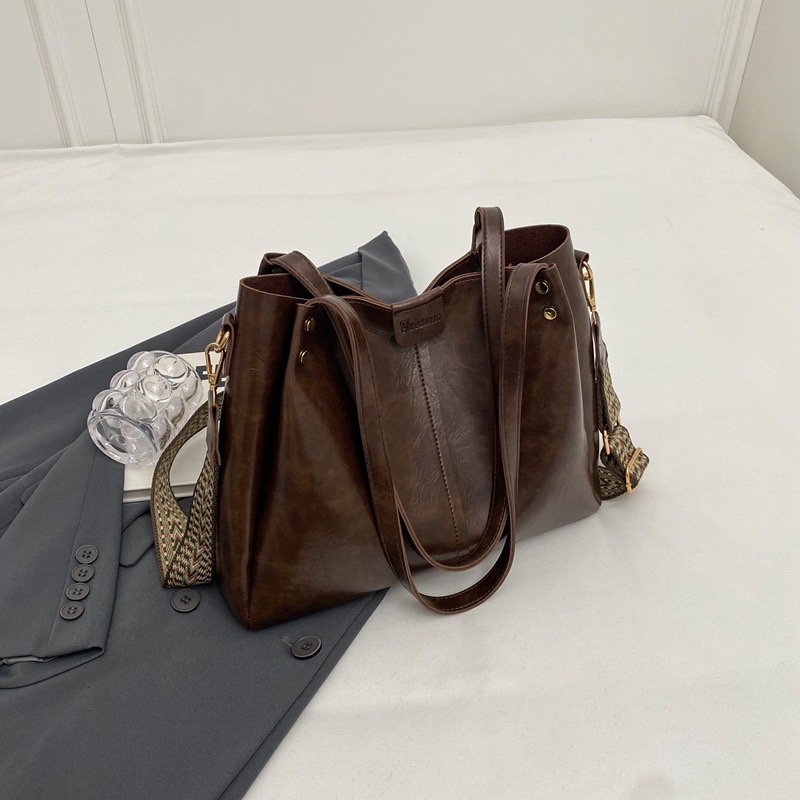 Fashionable tote bag with neutral coffee color and multifunctional PU leather shopping bag, large capacity crossbody handbag, business retro bag
