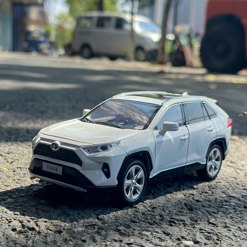 1:24 RAV4 SUV Alloy Model Car Toy Diecasts Metal Casting Pull Back Sound and Light Car Toys For Children Vehicle