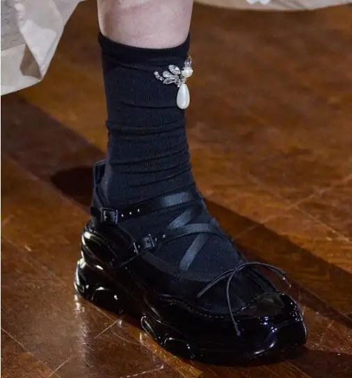new Criss-cross Sanadals Bow Sandalias Low Tre 2025 Ballerina Women Shoes Round Toe Sneakers Beading Zapatos Mujer Thick Heels In Black