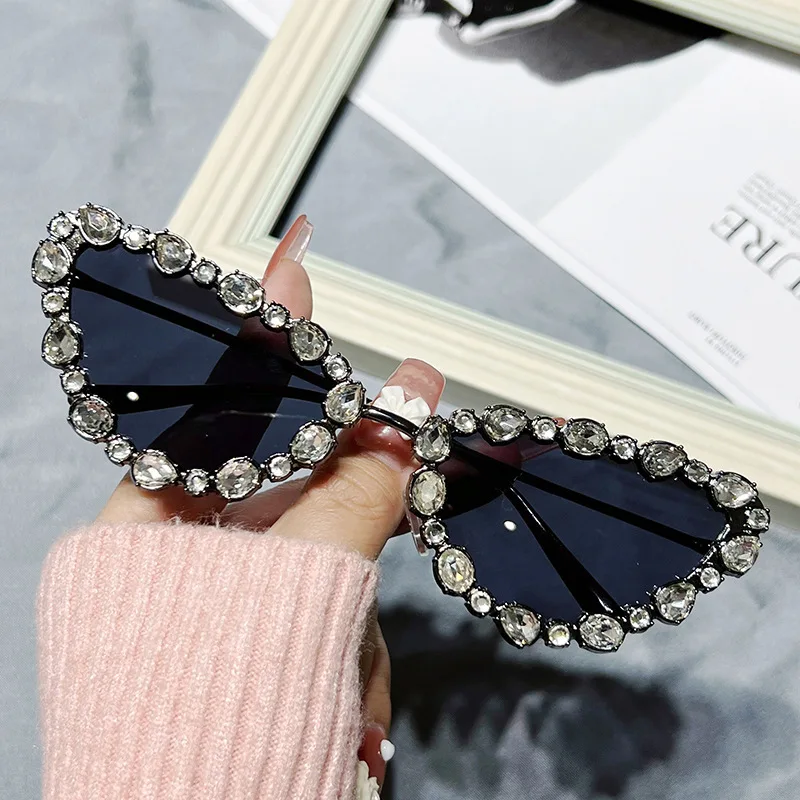 Luxury Brand Diamond Sunglasses Women Cat Eye Retro Sun Glasses for Women Luxury Vintage Shades Female Black Oculos
