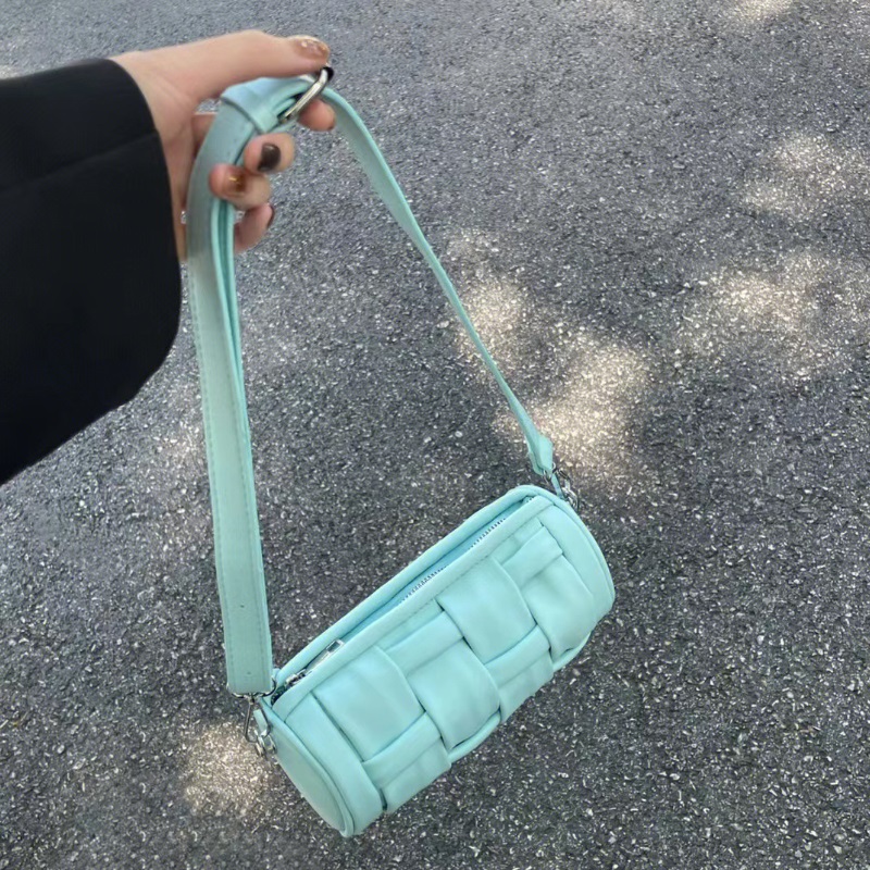 A niche designer bag mini handmade woven cylindrical women's bag with high-quality and versatile single shoulder crossbody bag