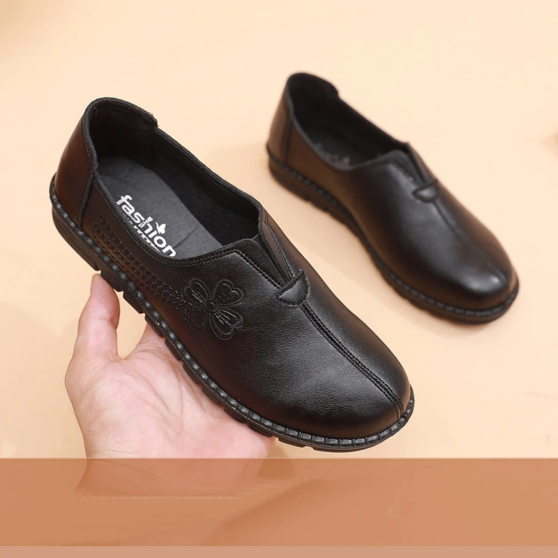 New Arrivals Vintage Leather Shoes Women Floral Print Flats Red Ladies Non-slip Loafers Elderly Comfortable Soft Sole Flat Shoes