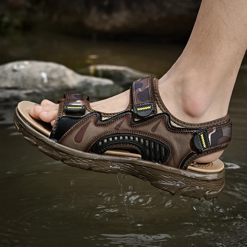 2023 New Outdoor Men Sandals Summer Ultralight Soft Soled Walking Casual Shoes Designer Slippers 2025 new Hiking Trekking Shoes Men Beach