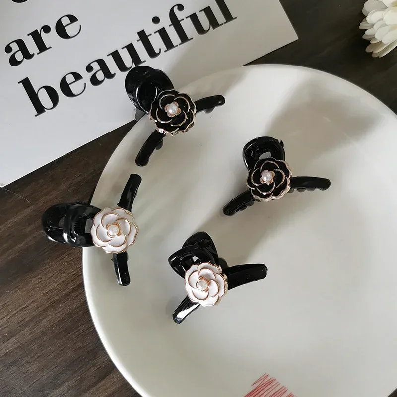 Lovely Small Flower Vintage new Hair Claw Clips 2025 for Women Girls Retro Hairpin Headband for Hair Accessories Headwear Ornament