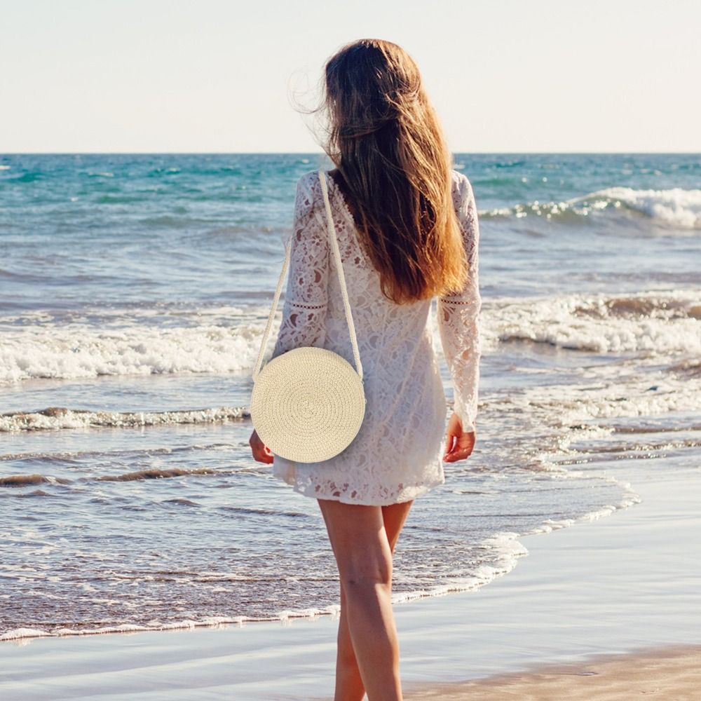 Handwoven Round Straw Shoulder Bag Crossbody Bag Girls Summer Beach Straw Bag Envelope Wallet for Ladies