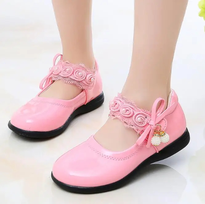 Girls leather shoes childrens wedding dresses princess dance shoes childrens summer bows black student sandals Korean fashion 240516