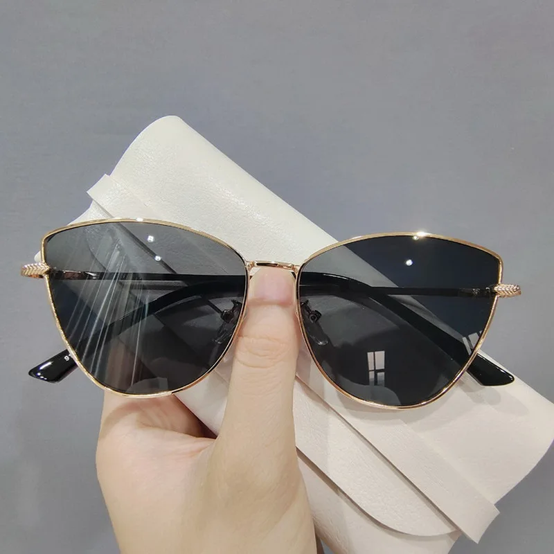 2024 Retro Travel Uv400 Popular Eyewear Trending Metal Small Vintage Sunglasses Black Cat Eye Sunglasses Ladies Driving Shades