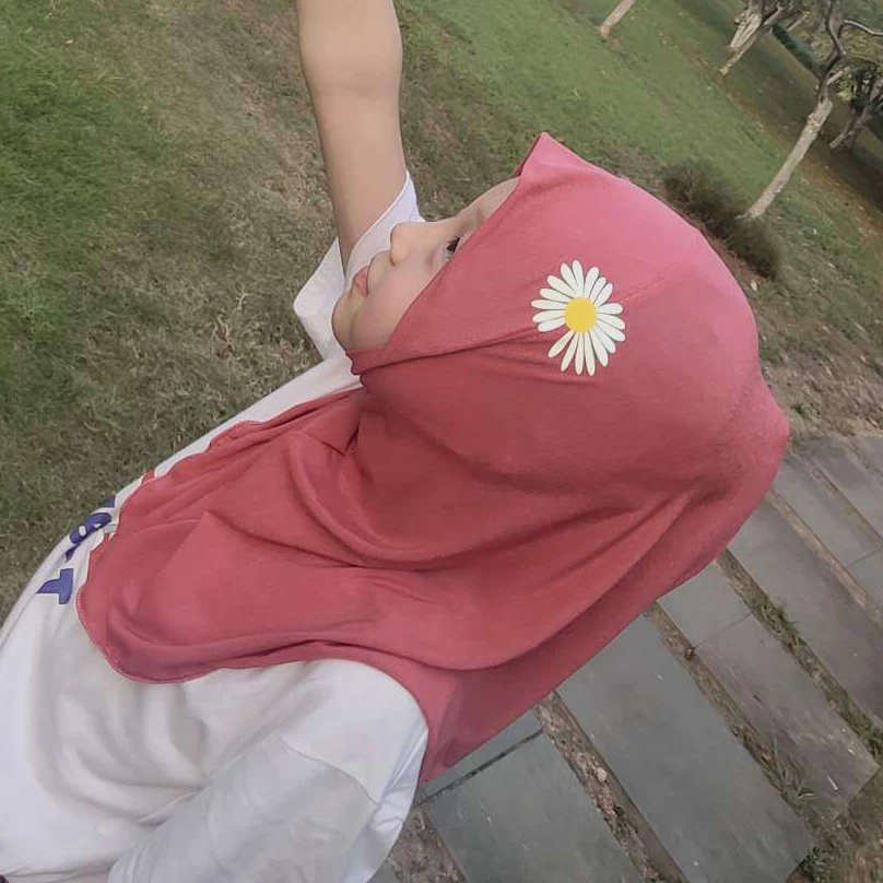 Muslim Girls new Kids Hijab Scarf High quality Islamic Daisy Print Shawls Soft and Stretch for 2 to 7 2025 years old Girls Children Hijab