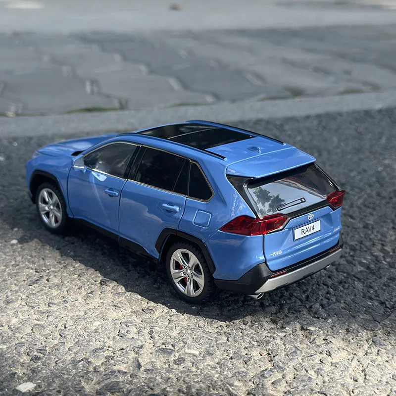 1:24 RAV4 SUV Alloy Model Car Toy Diecasts Metal Casting Pull Back Sound and Light Car Toys For Children Vehicle