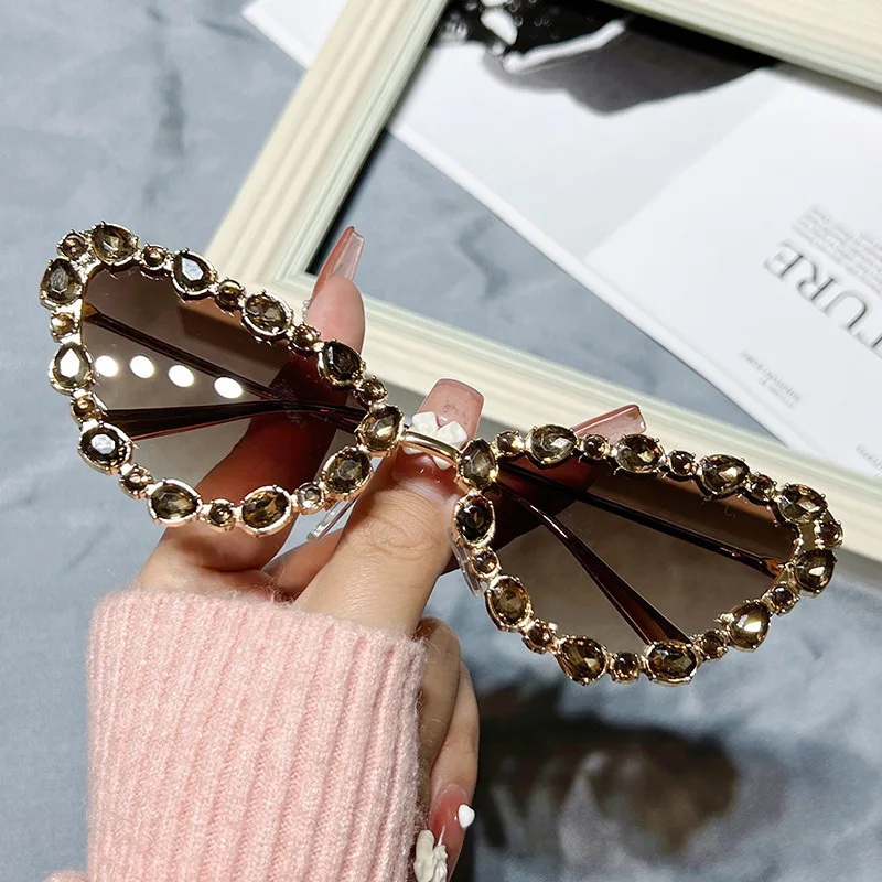 Luxury Brand Diamond Sunglasses Women Cat Eye Retro Sun Glasses for Women Luxury Vintage Shades Female Black Oculos