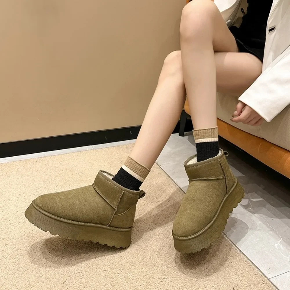 2024 New Mini Snow Boots Short Plush Warm Australian Fluffy Suede Thick Sole Boots Casual Non-slip Fur Chelsea Boots Botas Mujer