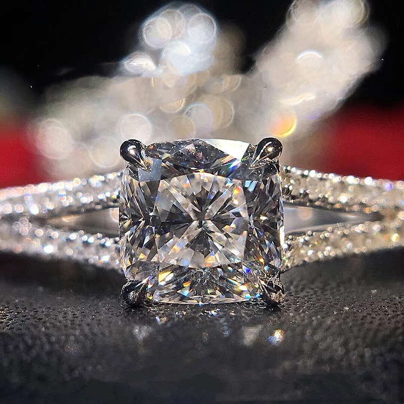 Sterg Sier Wedding Ring: Classic Elegance with Cubic Zirconia