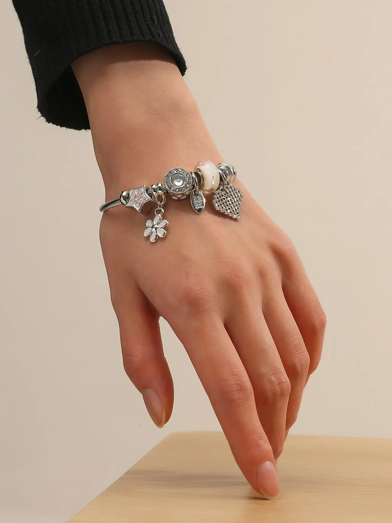 1pcs Europe And The United States Wind Multi-element Flower Fruit Lipstick Love Rhinestone Pearl Star Female Bracelet